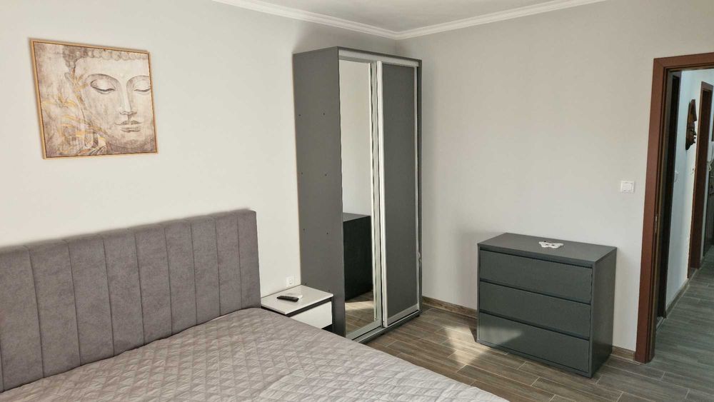 Дава се под наем Тристаен апартамент в Бургас, Център - 100 кв.м за 765 € - Снимка #9