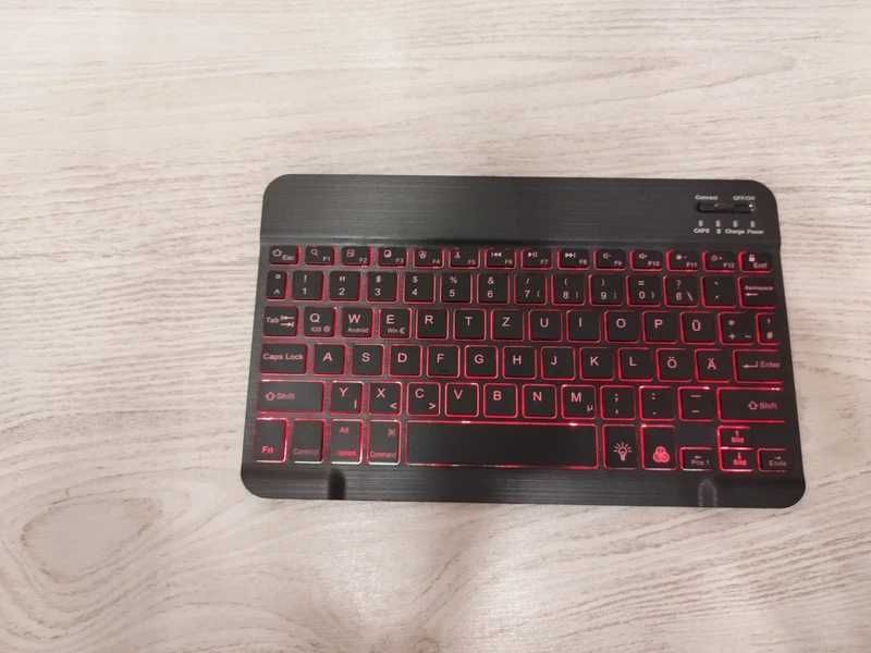 Jademall tastatură iluminată pentru PC sau iPad 10,2” (gen. 7–9)