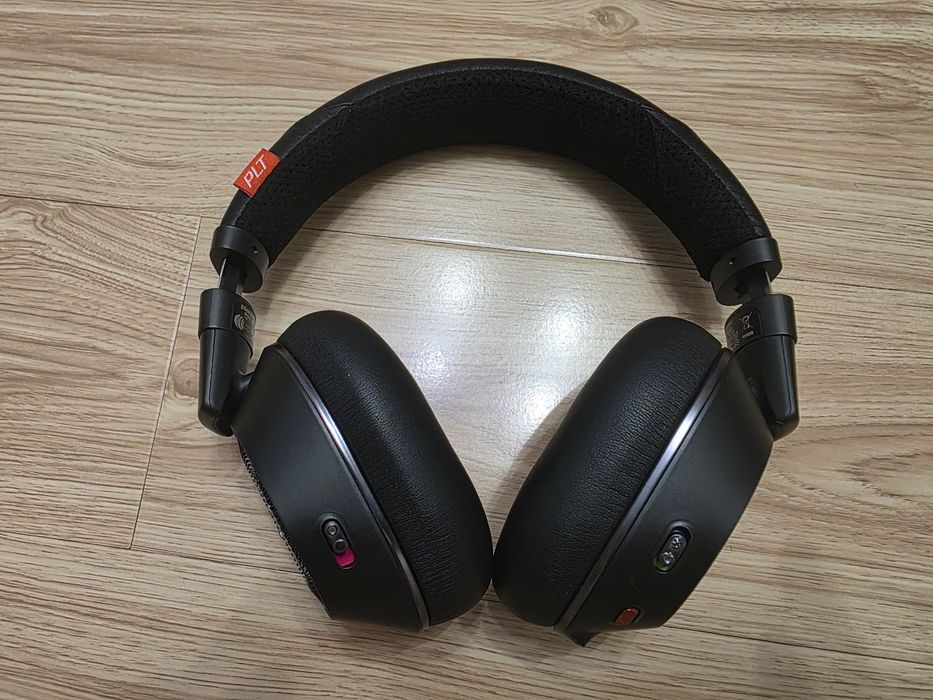Căști Wireless Plantronics Voyager 8200 UC (B8200) – Stare Excelentă!