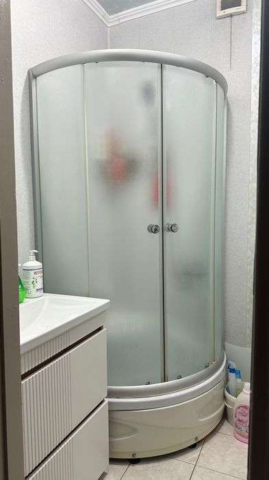 Душевая кабина для ванной