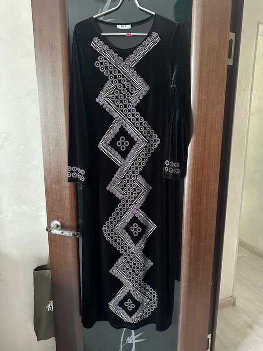 Продам платья женские