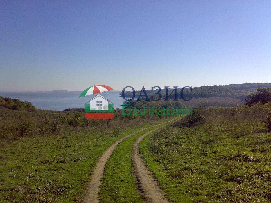 Парцели, с. Константиново, Общ. Камено, обл. Бургас, България - 33476 кв. м.