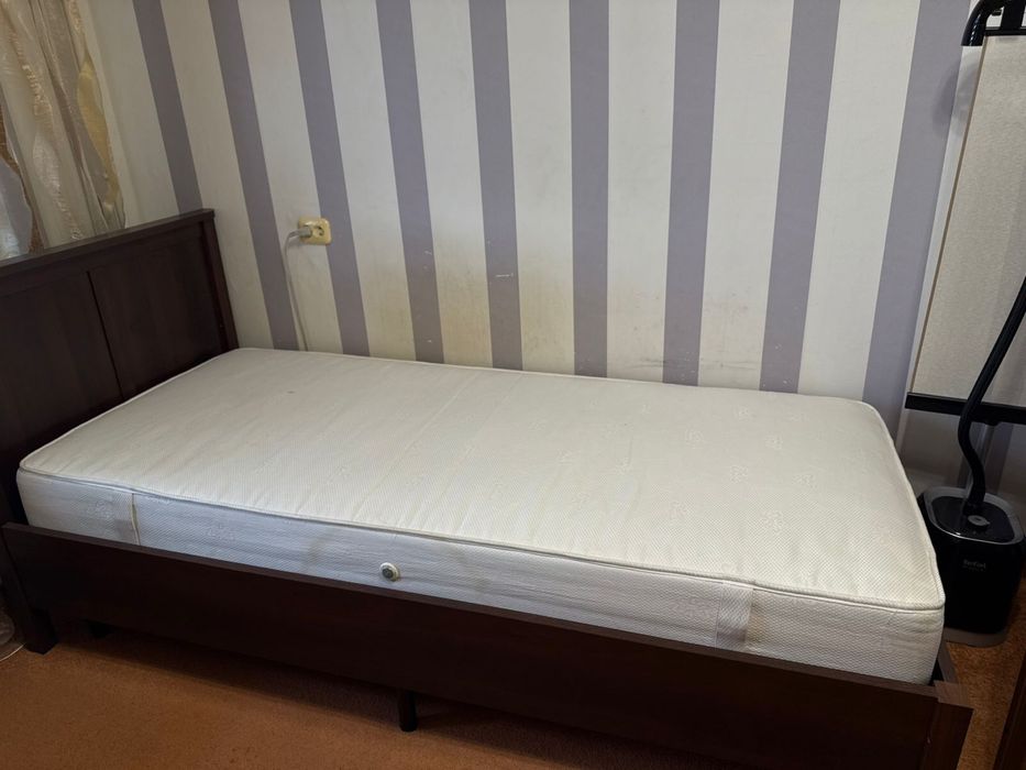 Продам спальную кровать