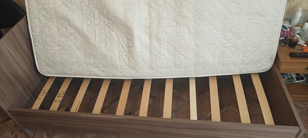 Кровать полуторка с  ортопедическим матрасом