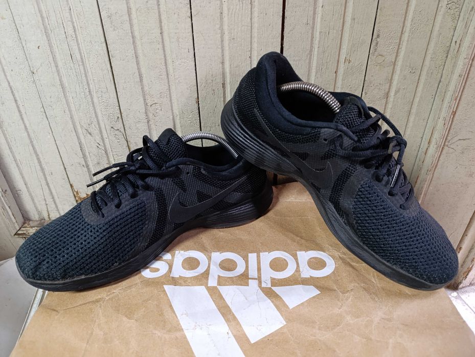 ''Nike Revolution 4 ''оригинални маратонки 45 номер