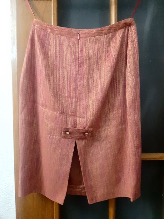 Costum elegant corai