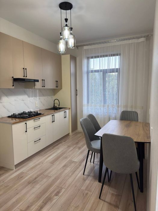 2х комнатная с мебелью и техникой в новостройке | 10 микрорайон