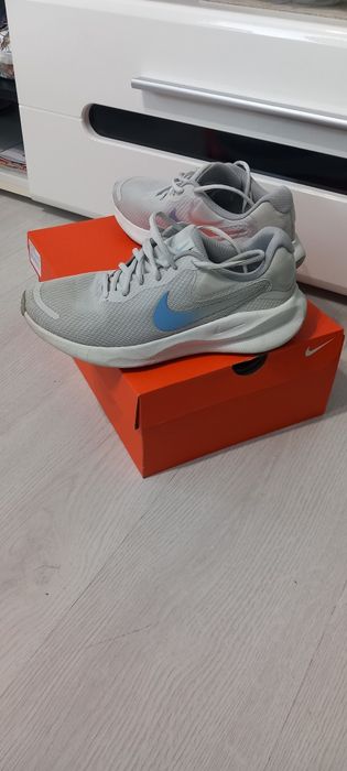Маратонки Nike  номер 39
