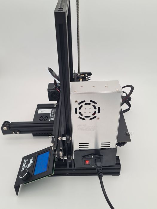 Imprimantă 3D Creality Ender 3 + 1 kg filament PLA – aproape nouă