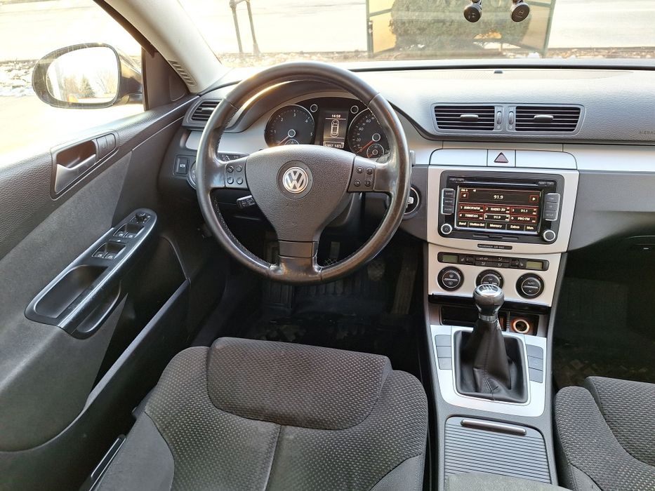 P. F. Vand autoturism Vw Passat
