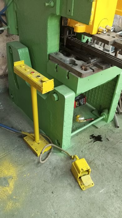 40 tonnalik pres sotiladi