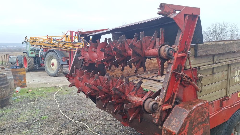 Remorca imprastiat gunoi Krone 6 tone