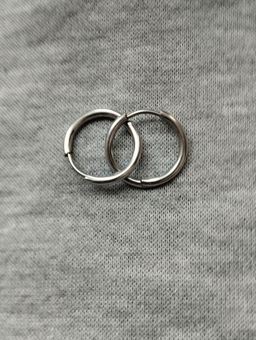 Серьги не серебро.