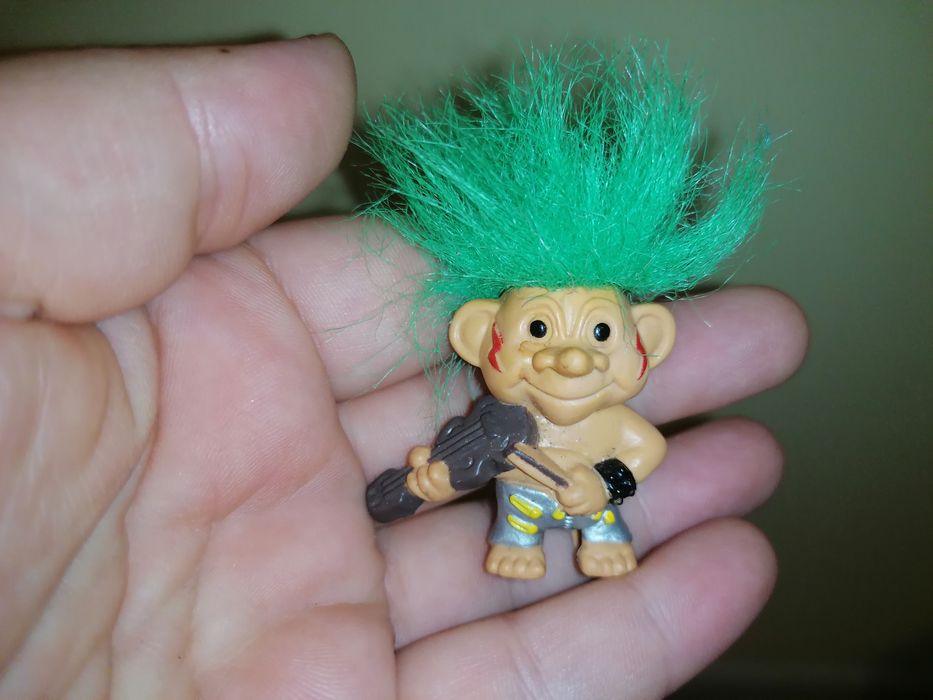 Trolls figurine hasbro
