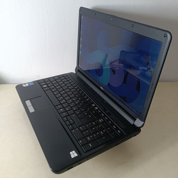 Ноутбук Fujitsu AH530