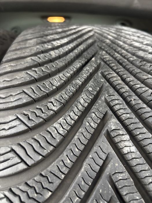 225/55/17 michelin alpin 5