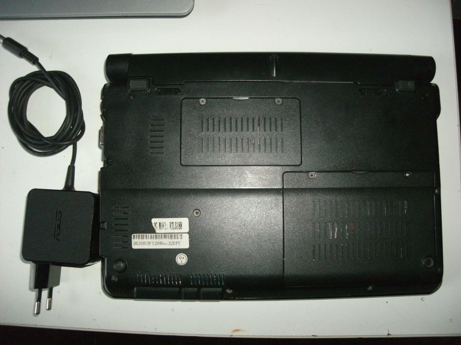 Нетбук Intel Atom