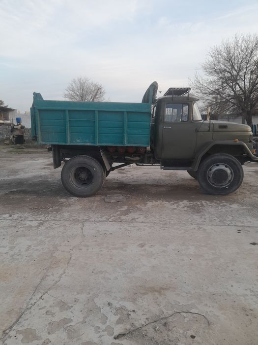 Зил самосвал сотилади