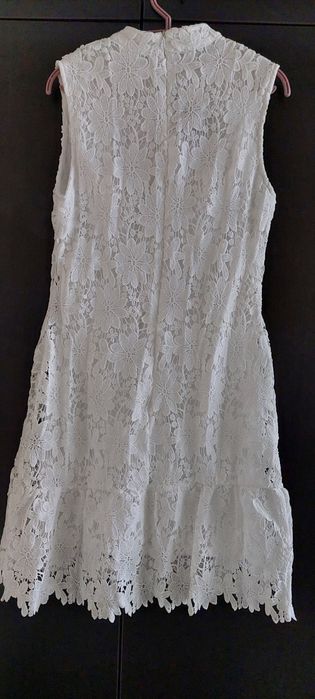 Къса бяла  рокля