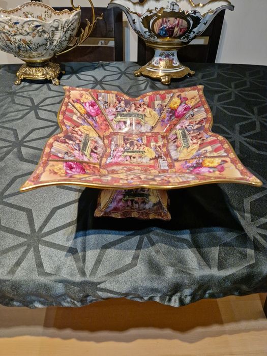 Страхотна голяма антикварна порцеланова фруктиера