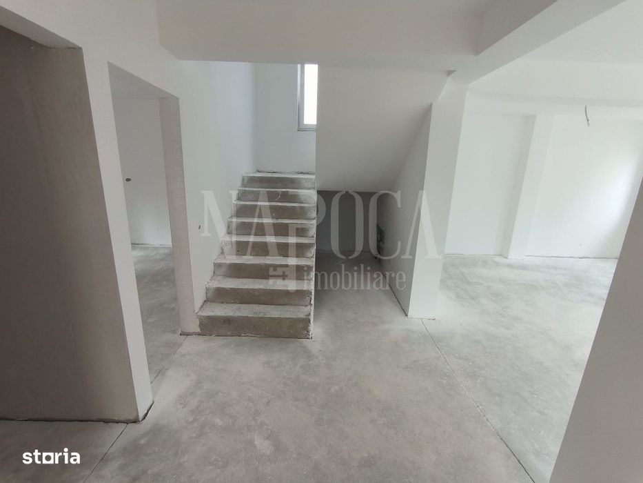 Casa 5 camere de vanzare in Dezmir