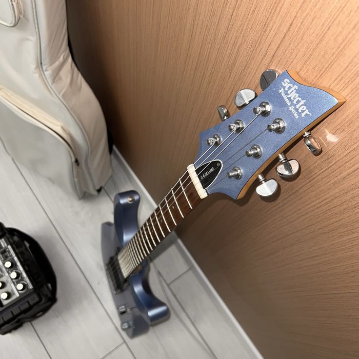 Электрогитара Schecter C-6 Deluxe + Roland Micro Cube