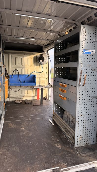 Rafturi metalice pentru Duba- Service Mobil