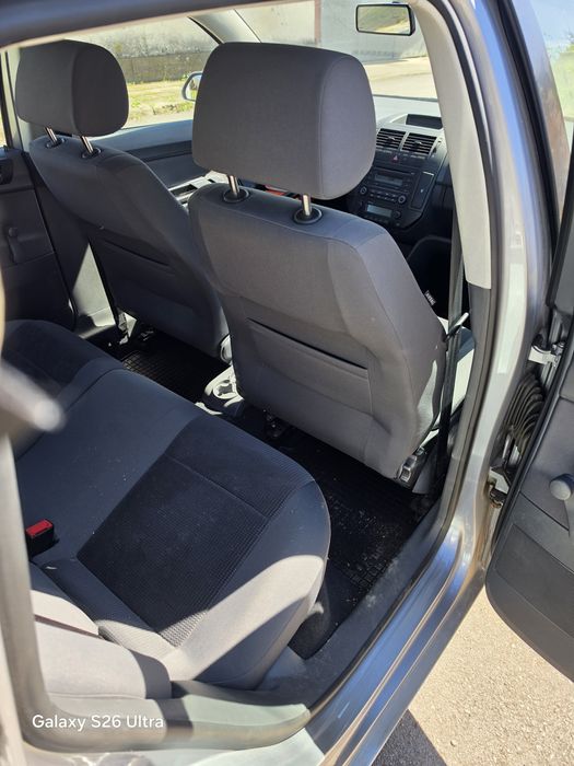 Фолсфаген Голф 1.2 бензин 2009г.