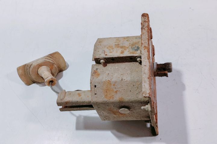 Macara roata rezerva Volkswagen VW Sharan prima generatie