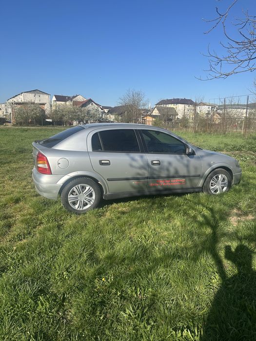 Inchiriez masina Opel Astra 1.4 benzina