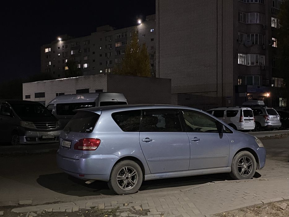 Тайота Ипсум 2.4 об в отличном состояний