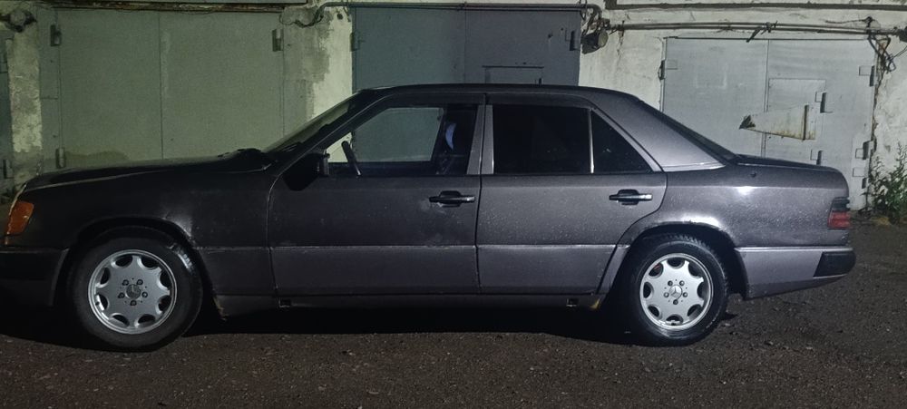 Mercedes-Benz 124