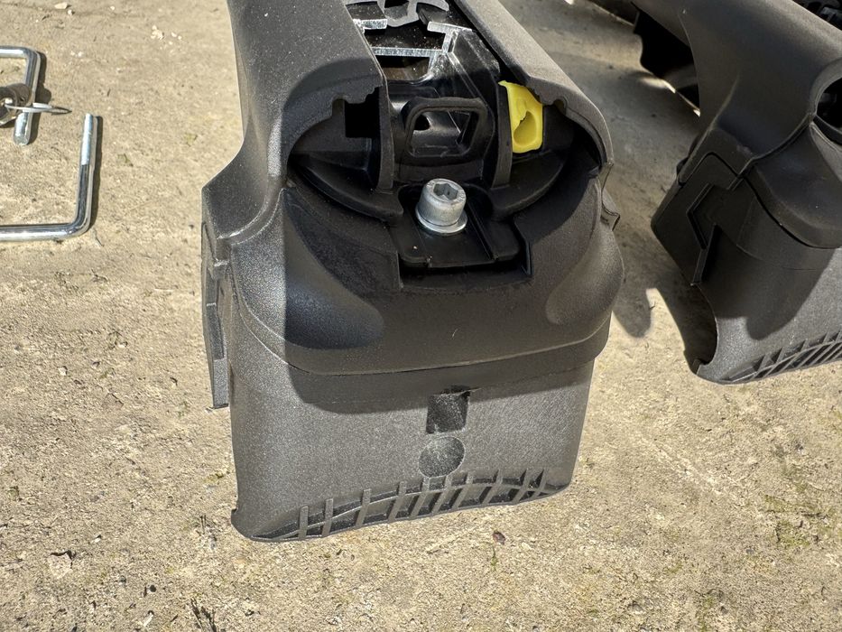 Продается авто бокс с рейлингами