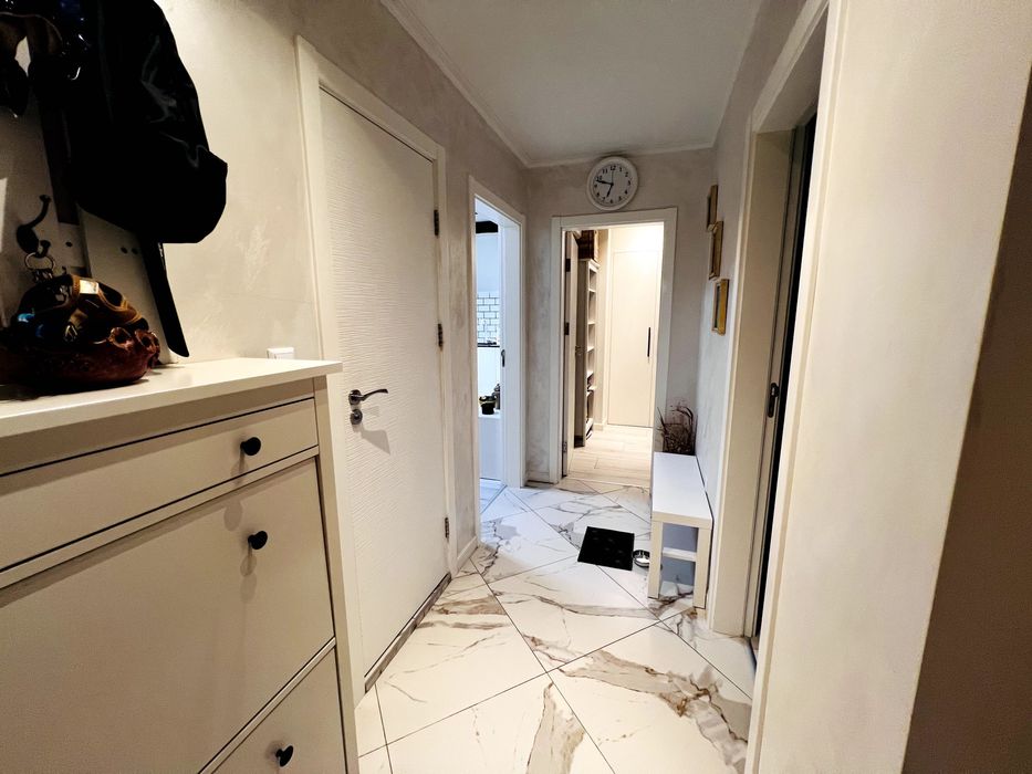 Продава се Тристаен апартамент в Варна, Център - 117 кв.м за 2308 €/кв.м - Снимка #3