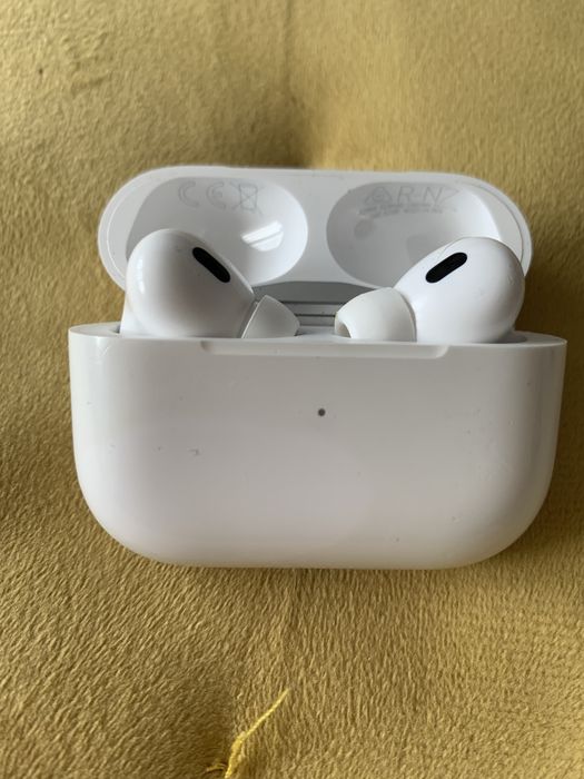 Casti airPods pro 2 model a 3047