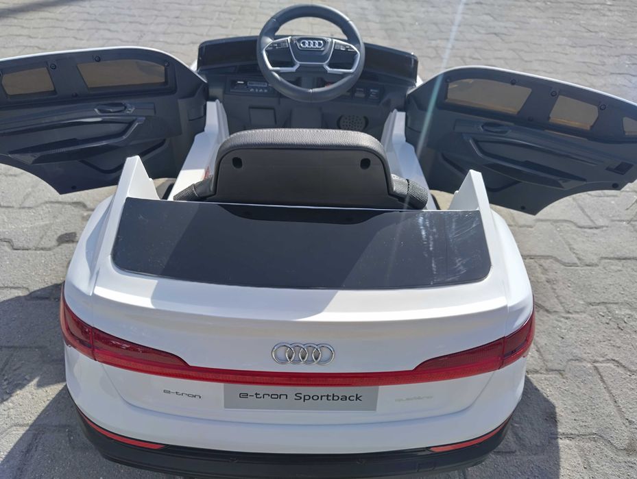 AUDI Акумулаторен джип Audi Sportback