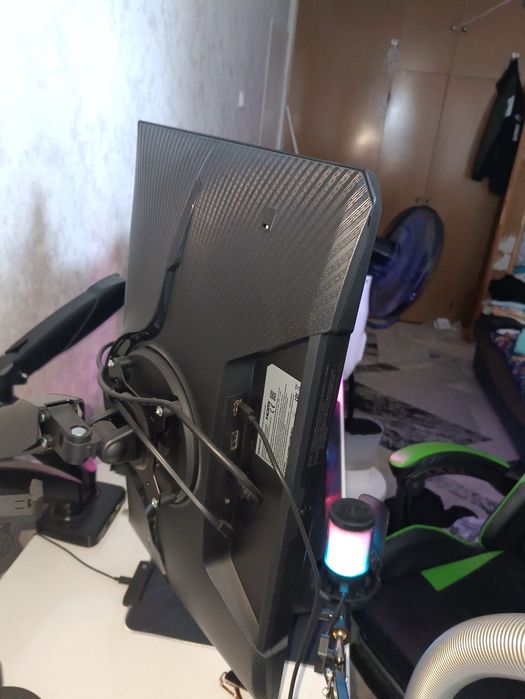 Монитор 24" Samsung LS24DG300EIXCI черный