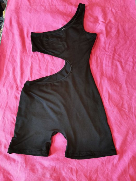 Бански костюм цял асиметричен