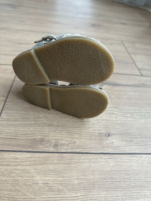 Детски маратонки за момиче Geox и детски сандали за момиче Okaidi