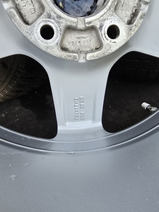 4 roți Volkswagen tuareg 7.5 j x17 et.50  cu anv. iarna