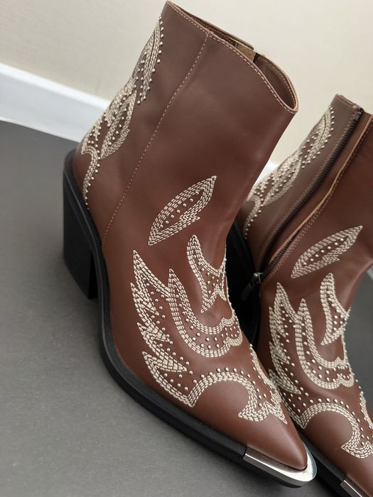 Продам новые кожаные ботинки