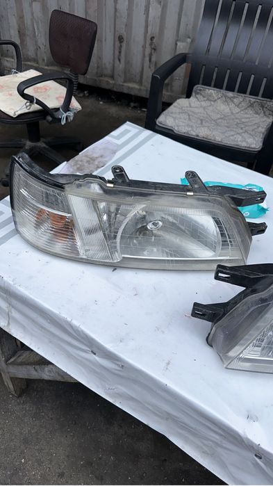 Фары на Nissan Bluebird u14