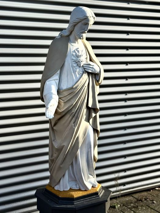 Statuie Iisus cu postament