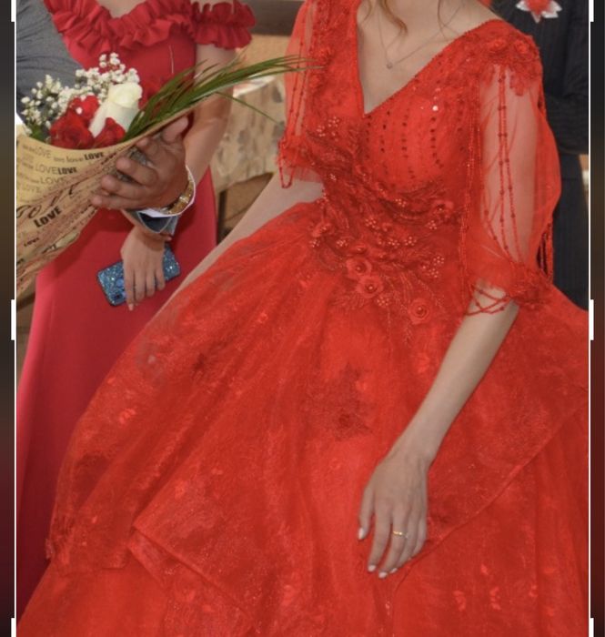 Вечерние платья разные