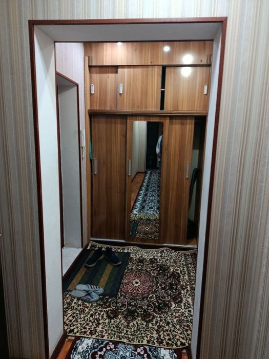 Продам сваю 4-3/3/9 квартиру в центре Ташкента