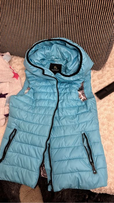 Продам жилетку на девочку