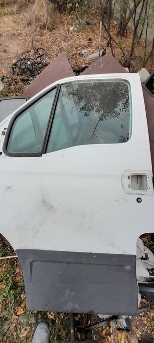 Предна лява врата за ивеко