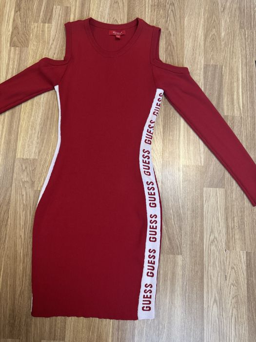 Платье утепленное оригинал GUESS