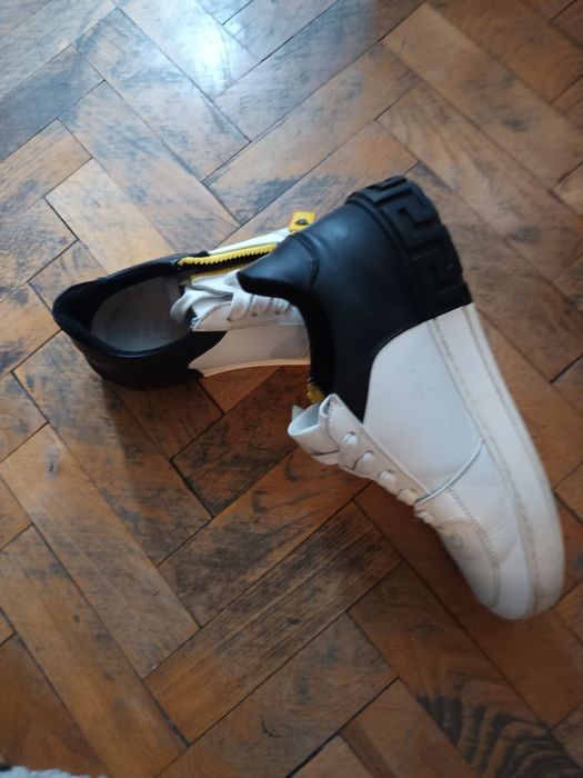 Продавам обувки Versace No:41.
