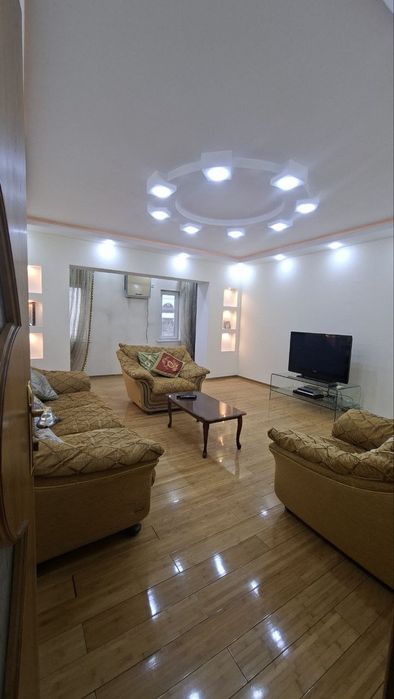 Дархан метро 3/7/9 77м2